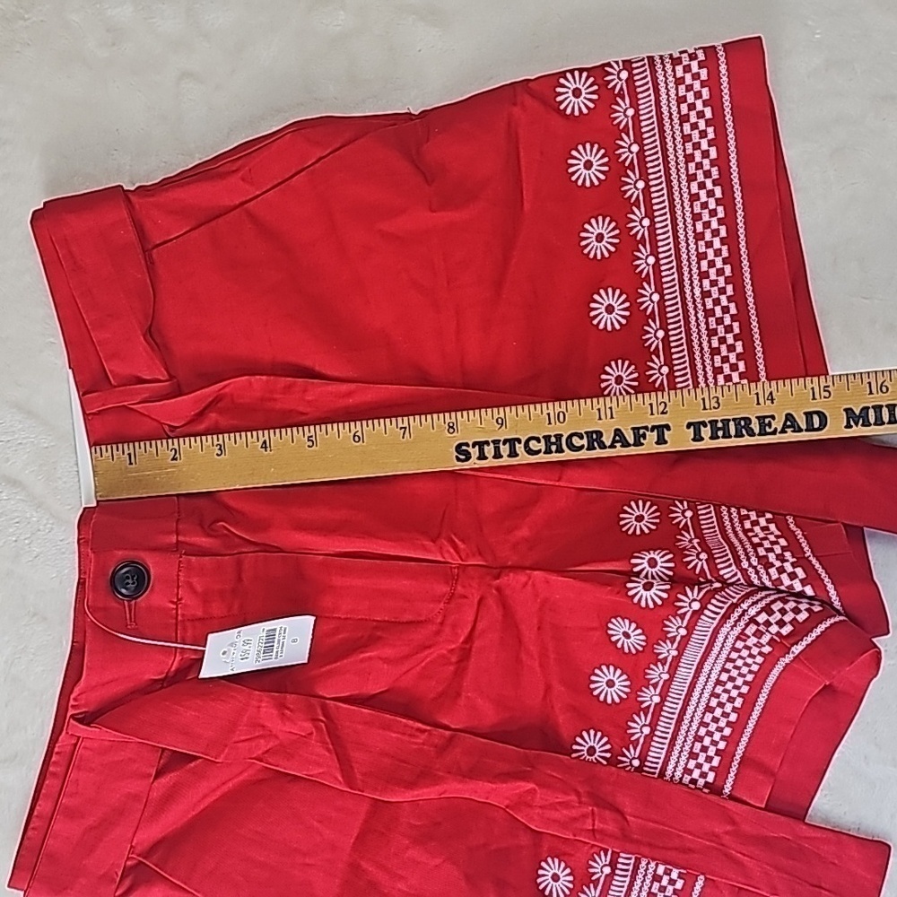 Ann Taylor shorts 8 high rise linen blend Red embroidered flowers NWT - Picture 4 of 13